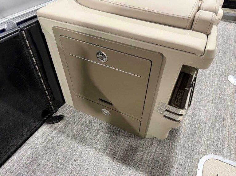 2026 Bennington 22MSB - SPS - Blackout US-ETWS0123L526 [photo 23]